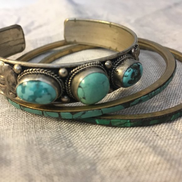 Bracelets - Picture 2 of 4